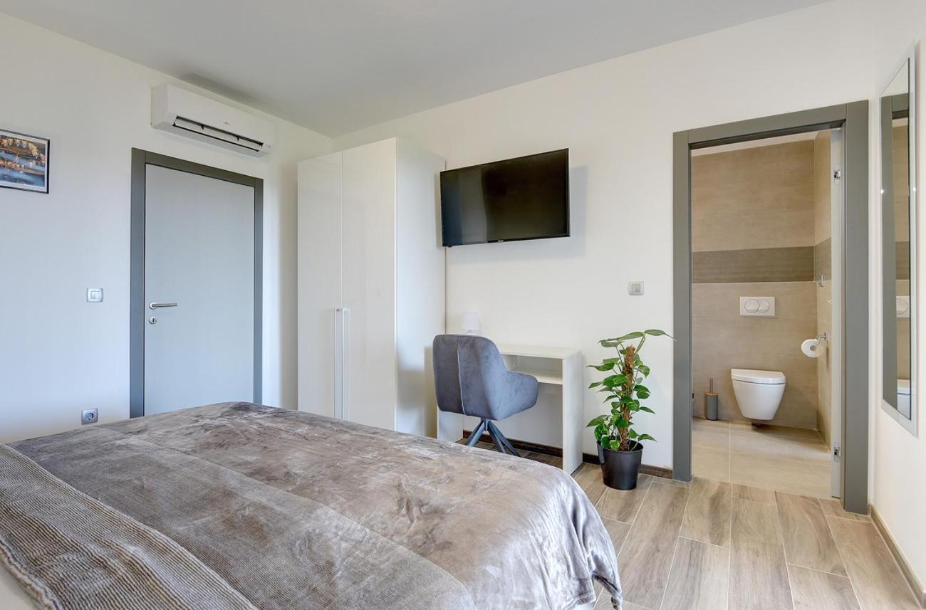 Villa Ula In Pula With Heated Pool And Sauna المظهر الخارجي الصورة