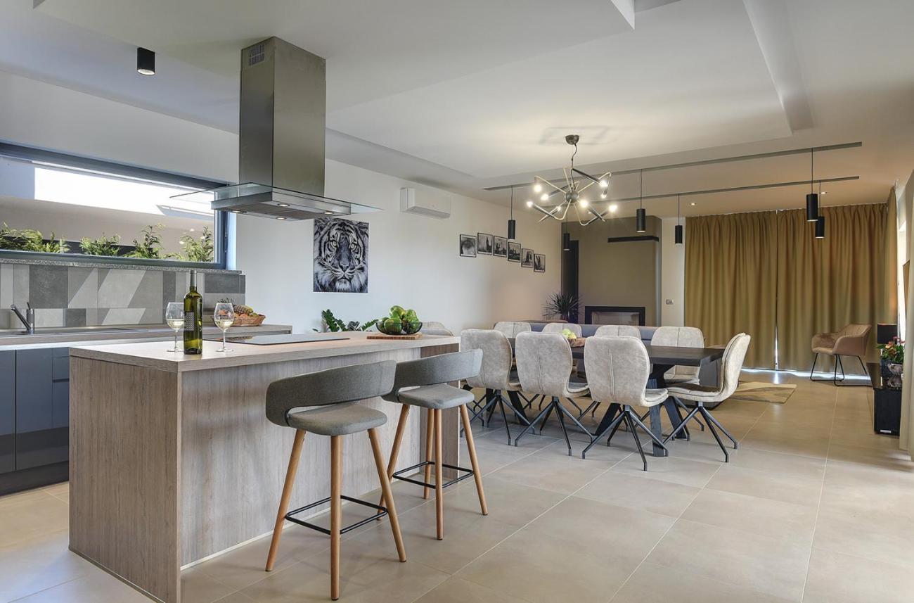 Villa Ula In Pula With Heated Pool And Sauna المظهر الخارجي الصورة