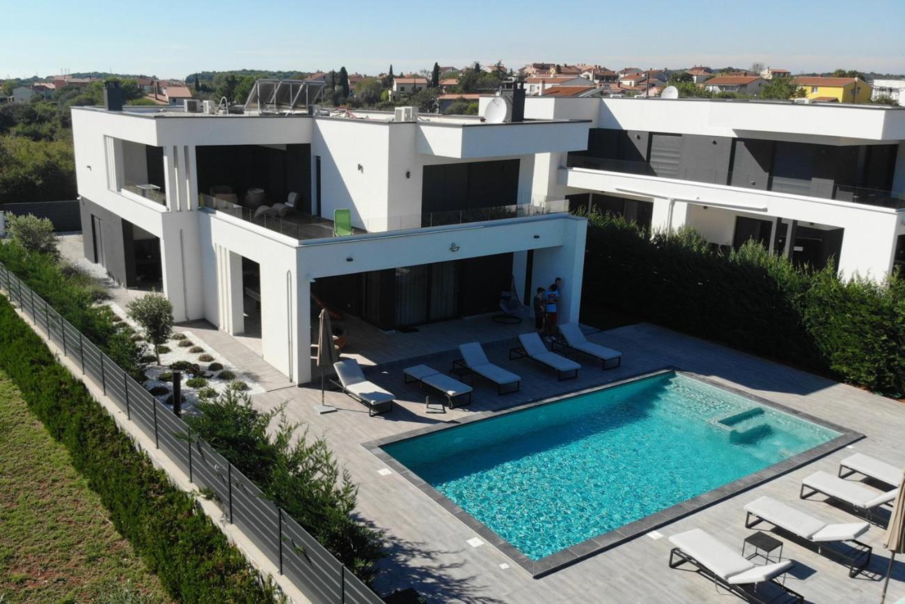 Villa Ula In Pula With Heated Pool And Sauna المظهر الخارجي الصورة