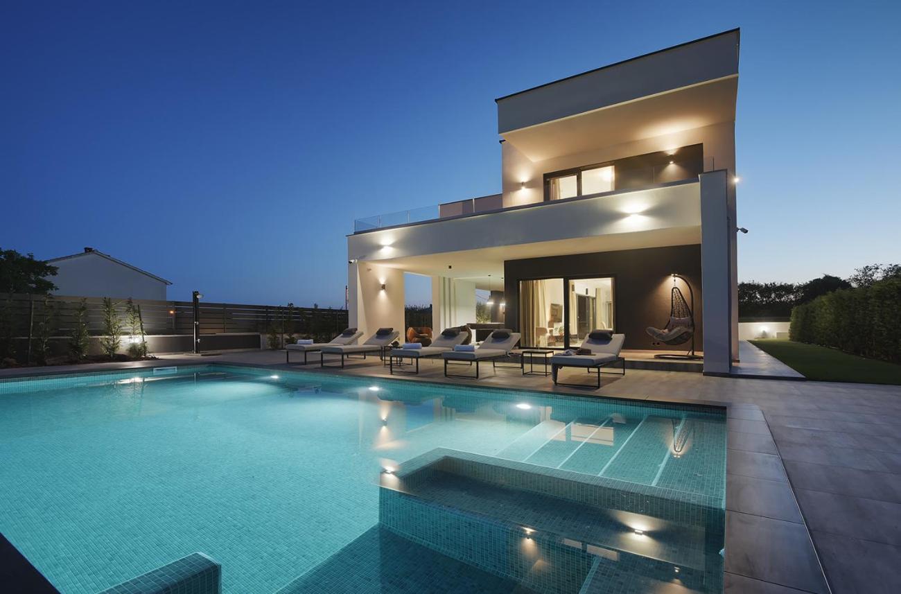 Villa Ula In Pula With Heated Pool And Sauna المظهر الخارجي الصورة
